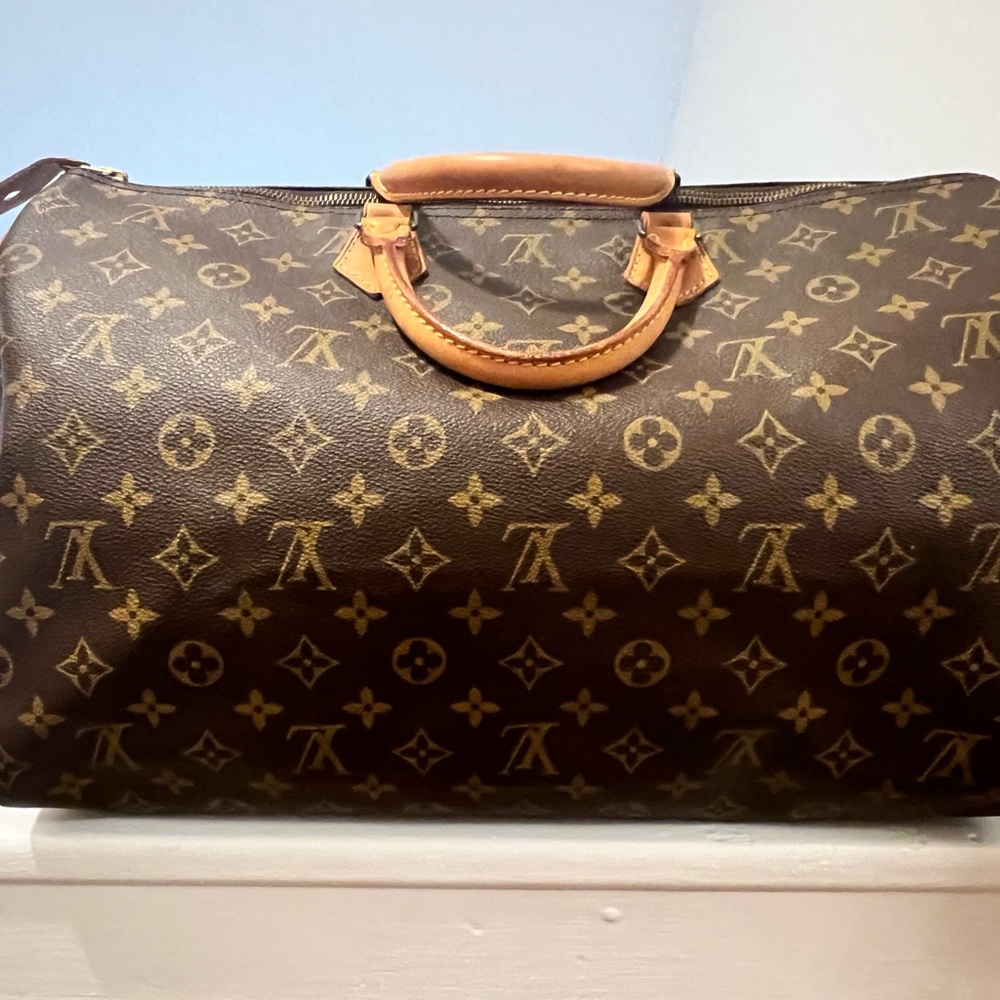 Louis Vuitton Speedy 40 with free custom insert! ON HOLD